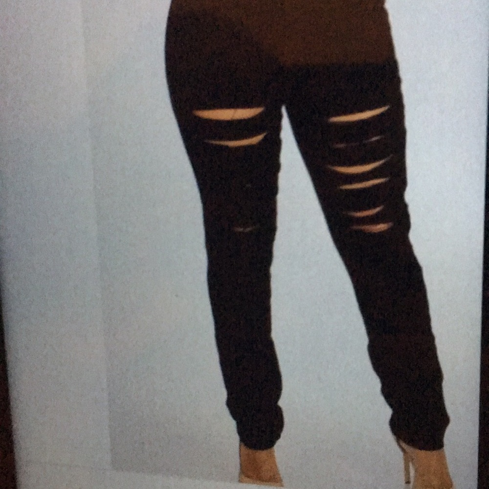 Plus Size Ripped Jeans - Picture 6 of 6